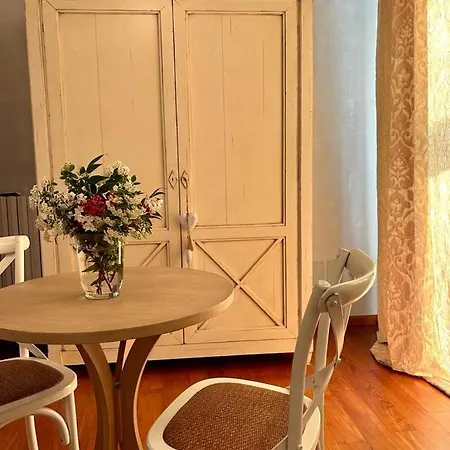 Villino Ada B&B 페자로